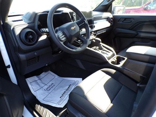 2025 Chevrolet Colorado WT