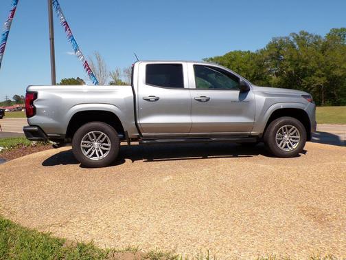 2025 Chevrolet Colorado WT