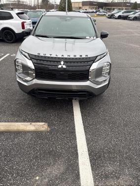 2022 Mitsubishi Outlander Black Edition 2WD