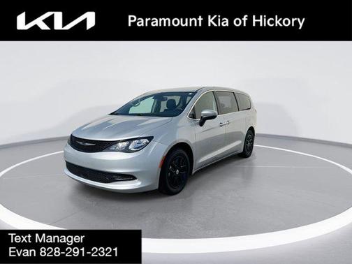 2023 Chrysler Voyager LX