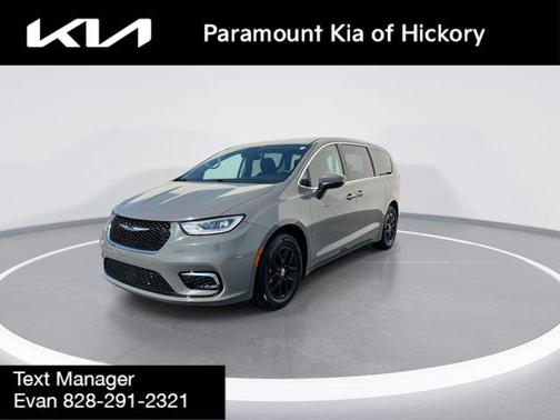 2023 Chrysler Pacifica Touring L