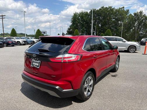 Rapid Red Metallic Tinted Clearcoat 2022 Ford Edge SEL