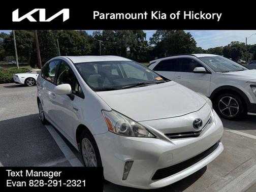 2014 Toyota Prius v Five