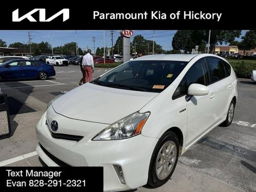 2014 Toyota Prius v Five