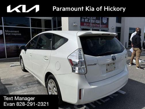 2014 Toyota Prius v Five