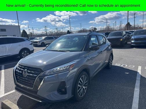 2021 Nissan Kicks SR