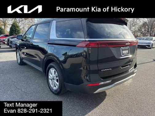 2024 Kia Carnival LX