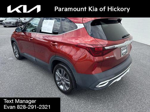Mars Orange 2022 Kia Seltos S