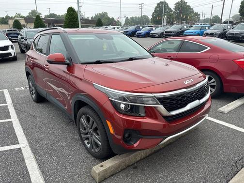 Mars Orange 2022 Kia Seltos S