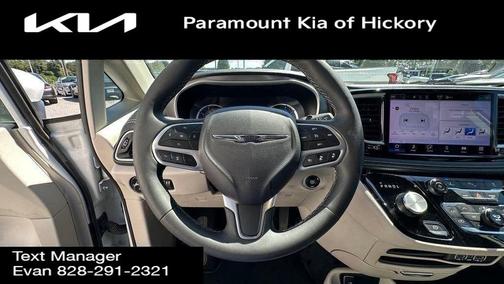 2023 Chrysler Pacifica Hybrid Touring L