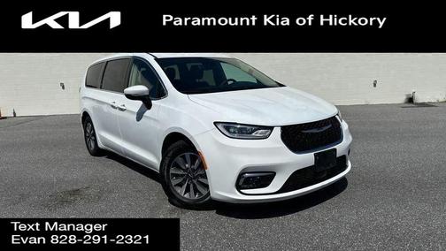 2023 Chrysler Pacifica Hybrid Touring L