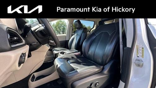 2023 Chrysler Pacifica Hybrid Touring L
