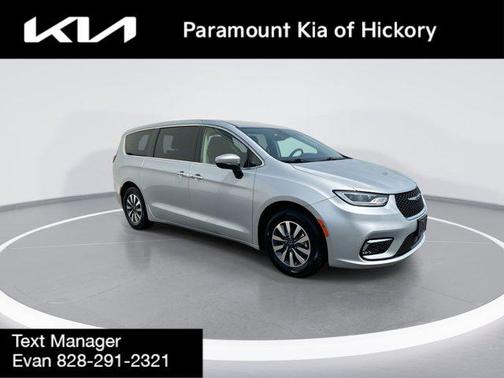 2023 Chrysler Pacifica Hybrid Touring L