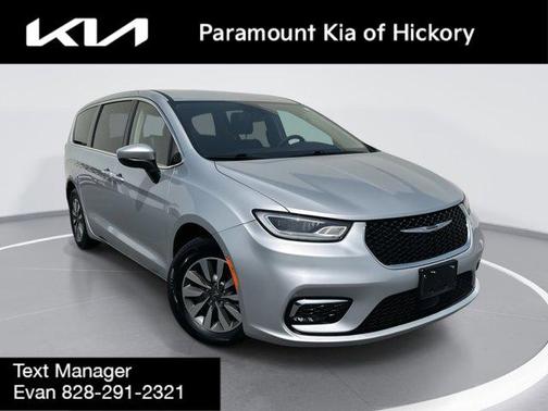 2023 Chrysler Pacifica Hybrid Touring L