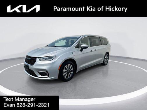 2023 Chrysler Pacifica Hybrid Touring L
