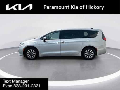 2023 Chrysler Pacifica Hybrid Touring L