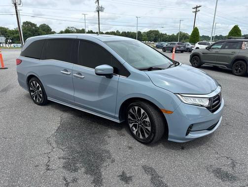 Sonic Gray Pearl 2023 Honda Odyssey Elite