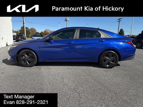 2022 Hyundai ELANTRA SEL