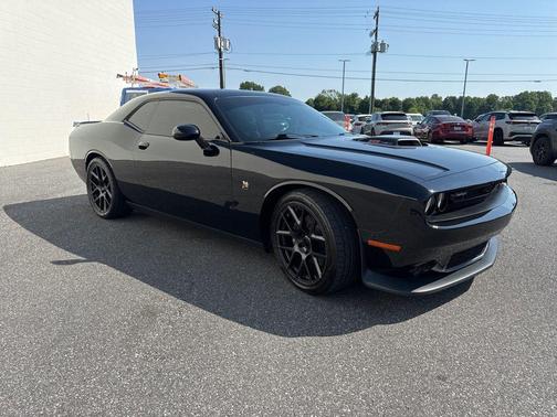 Pitch Black Clearcoat 2016 Dodge Challenger R/T Scat Pack