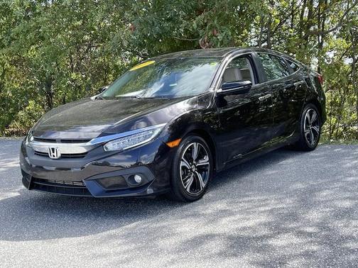 Photo 2 of 26 of 2017 Honda Civic Touring
