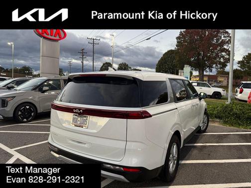 2024 Kia Carnival LX