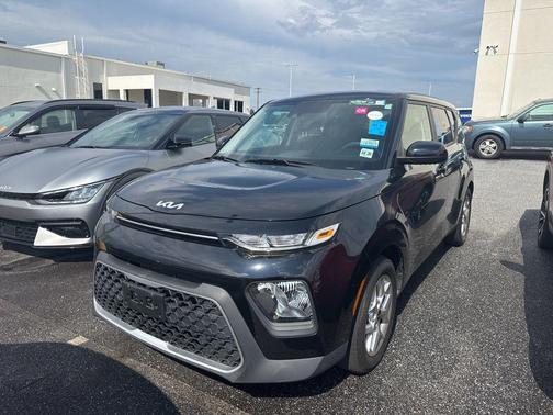 Cherry Black 2022 Kia Soul LX