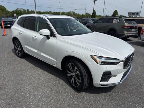 2022 Volvo XC60 Recharge Plug-In Hybrid T8 Inscription