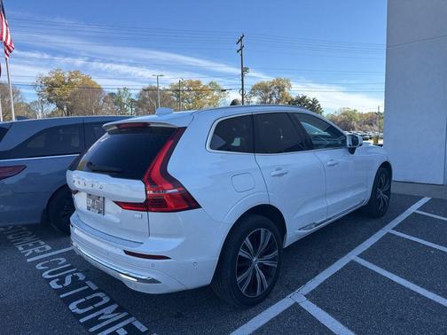 2022 Volvo XC60 Recharge Plug-In Hybrid T8 Inscription