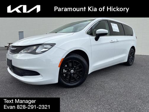 2023 Chrysler Voyager LX