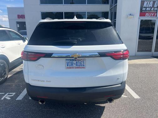 Summit White 2023 Chevrolet Traverse LT Cloth