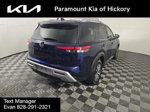 2022 Nissan Pathfinder SL 4WD