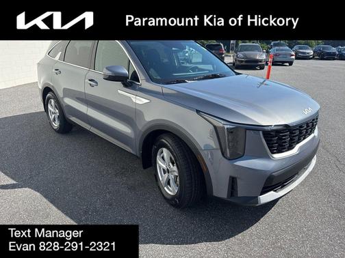 Everlasting Silver 2024 Kia Sorento LX