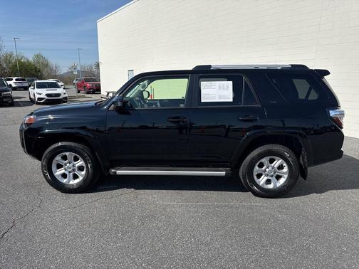 Midnight Black Metallic 2023 Toyota 4Runner SR5