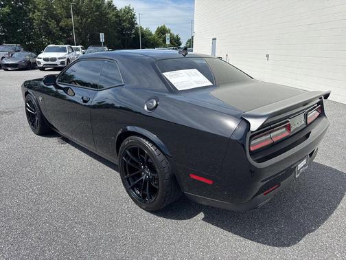 Pitch Black Clearcoat 2023 Dodge Challenger SRT Hellcat