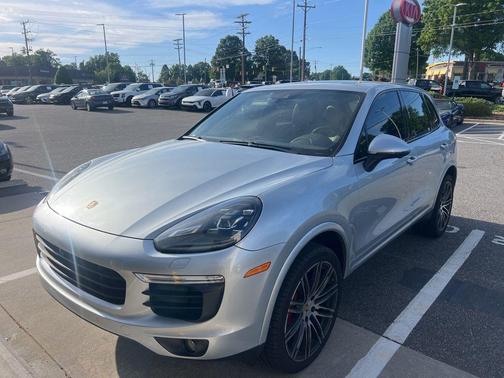 Rhodium Silver Metallic 2017 Porsche Cayenne Platinum Edition