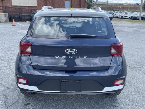 2025 Hyundai VENUE Limited