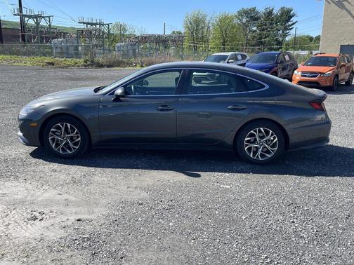 2022 Hyundai SONATA SEL