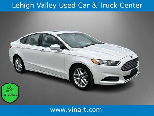 White Platinum Tri-Coat Metallic 2013 Ford Fusion SE