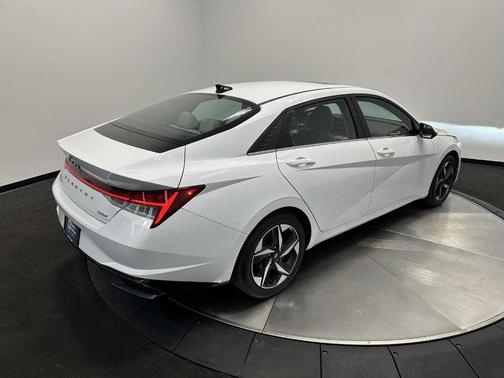 2021 Hyundai ELANTRA Limited