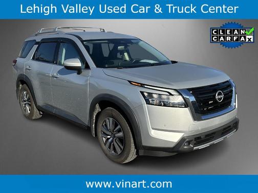 2022 Nissan Pathfinder SL
