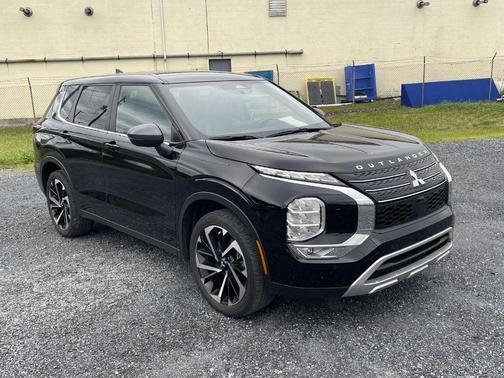 2022 Mitsubishi Outlander SE