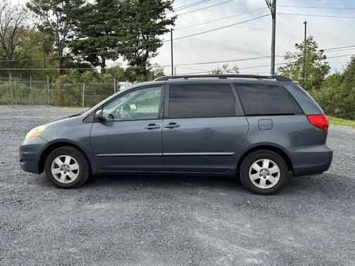 2006 Toyota Sienna LE