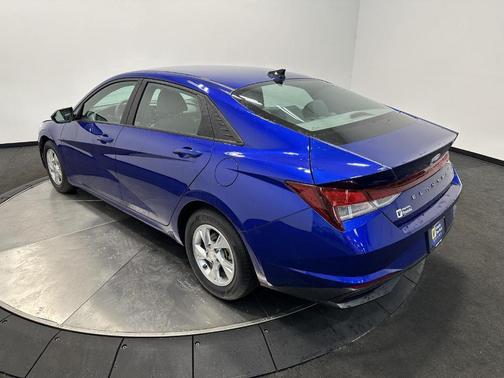 2023 Hyundai ELANTRA SE