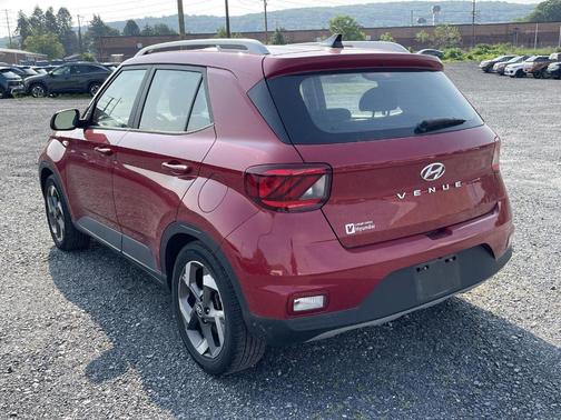 2022 Hyundai VENUE SEL