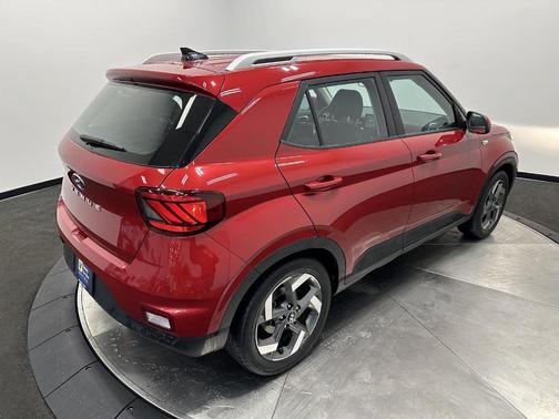 2022 Hyundai VENUE SEL