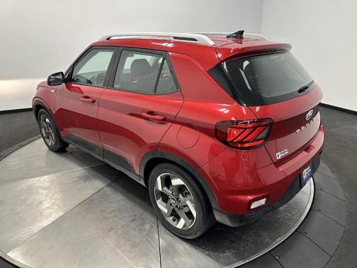 2022 Hyundai VENUE SEL