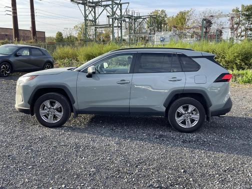 2023 Toyota RAV4 Hybrid XLE