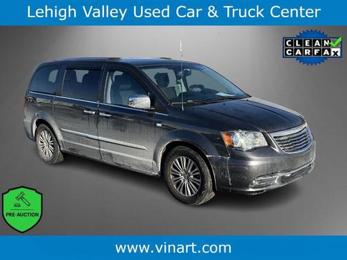 2014 Chrysler Town & Country Touring-L