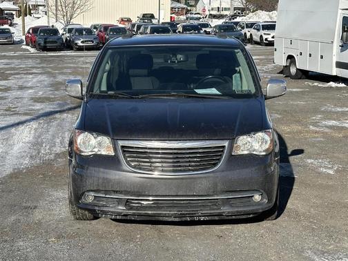 2014 Chrysler Town & Country Touring-L