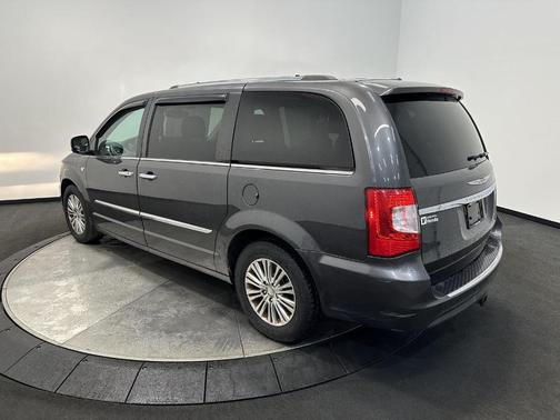2014 Chrysler Town & Country Touring-L